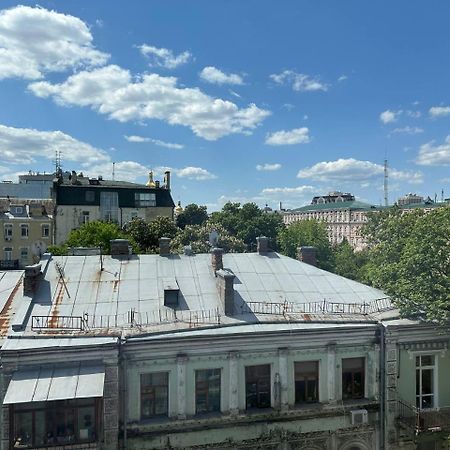 Апартаменты в самом центре столицы. Киев Экстерьер фото