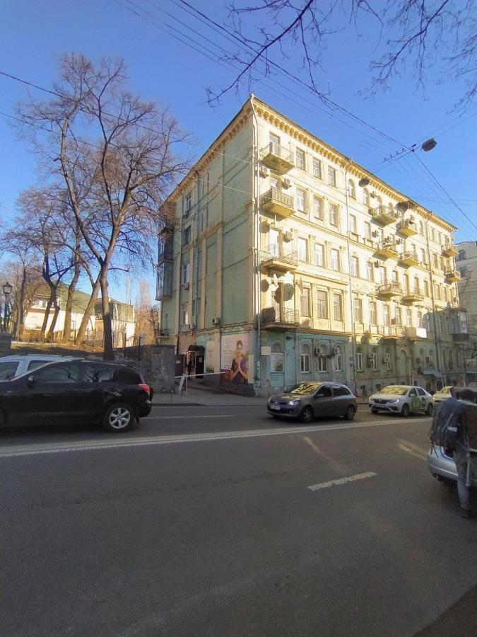 Апартаменты в самом центре столицы. Киев Экстерьер фото