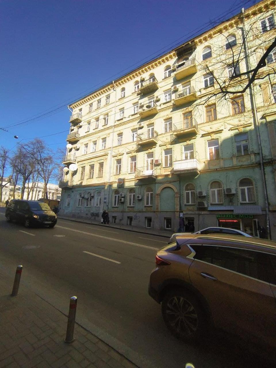 Апартаменты в самом центре столицы. Киев Экстерьер фото